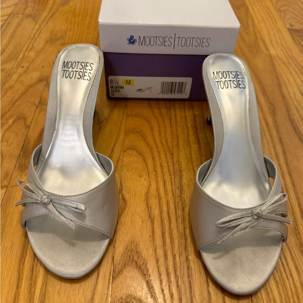 Mootsies Tootsies Silver Heeled Sandal, Sz 8.5 - Picture 4 of 6